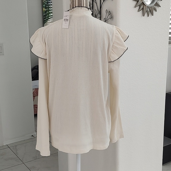 New LOFT Ribbed Cream w/ Black Ruffle Trim High Neck Long Sleeve Pull On Top XXL - Picture 4 of 9